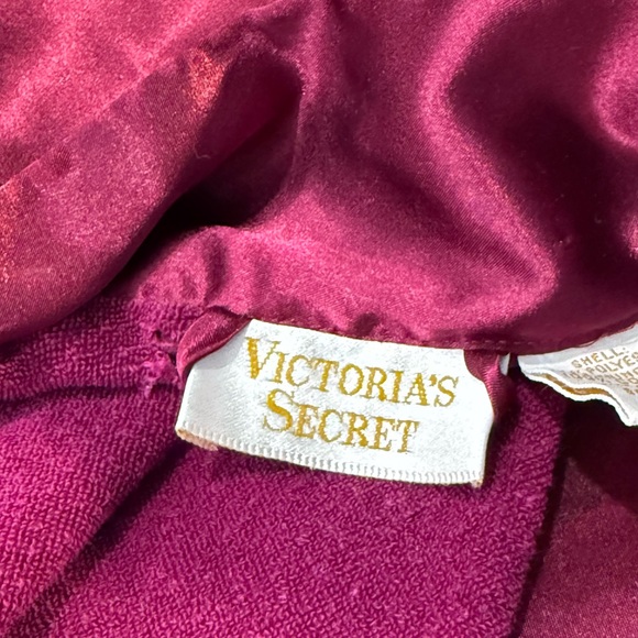 VICTORIA'S SECRET Vintage Terry Lined Cozy Satin Robe Cranberry-O/S - Picture 4 of 5